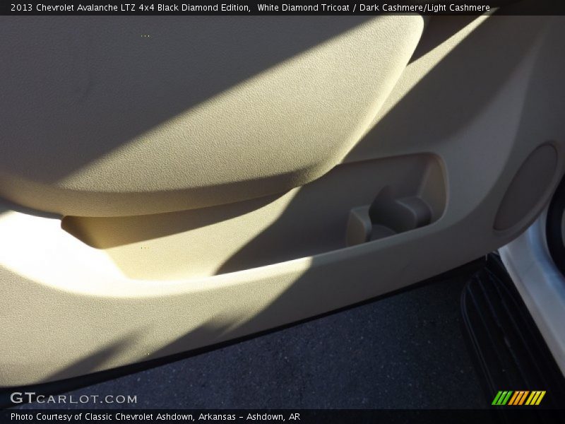 White Diamond Tricoat / Dark Cashmere/Light Cashmere 2013 Chevrolet Avalanche LTZ 4x4 Black Diamond Edition