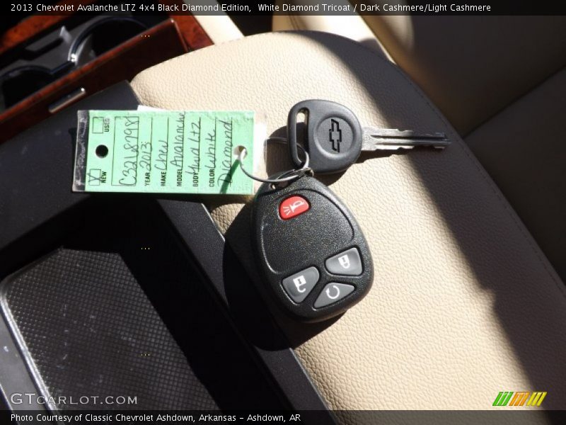 White Diamond Tricoat / Dark Cashmere/Light Cashmere 2013 Chevrolet Avalanche LTZ 4x4 Black Diamond Edition