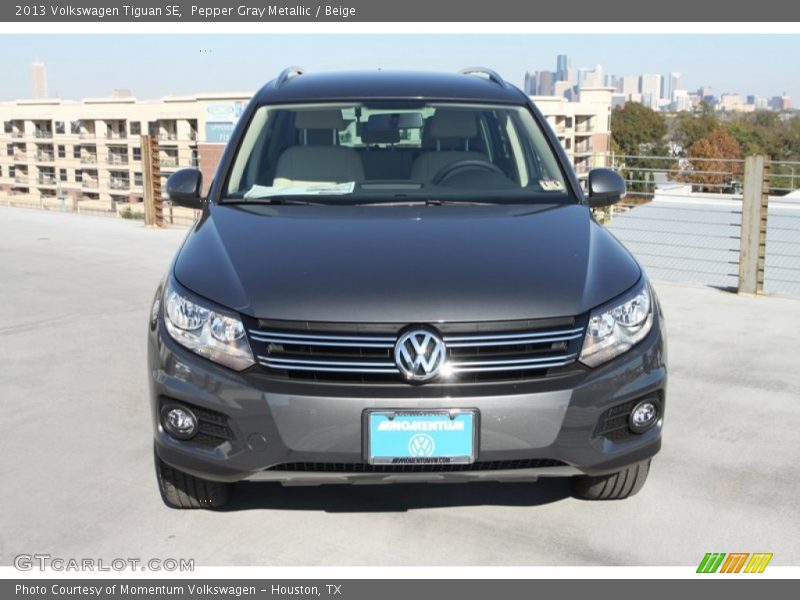 Pepper Gray Metallic / Beige 2013 Volkswagen Tiguan SE