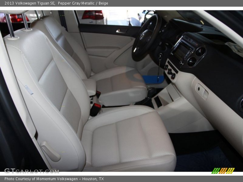 Pepper Gray Metallic / Beige 2013 Volkswagen Tiguan SE