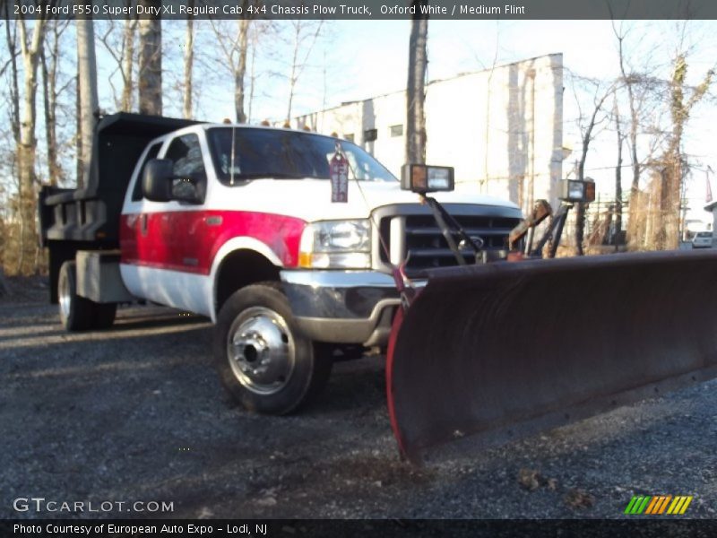 Oxford White / Medium Flint 2004 Ford F550 Super Duty XL Regular Cab 4x4 Chassis Plow Truck