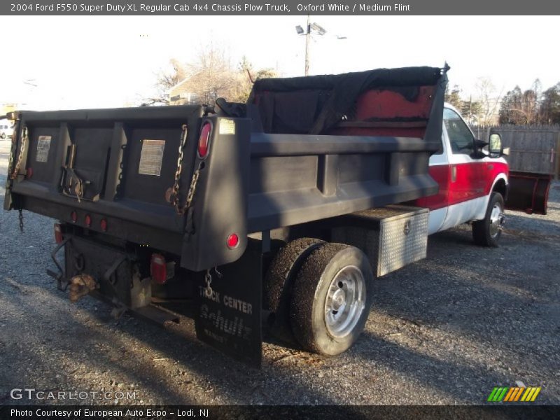 Oxford White / Medium Flint 2004 Ford F550 Super Duty XL Regular Cab 4x4 Chassis Plow Truck
