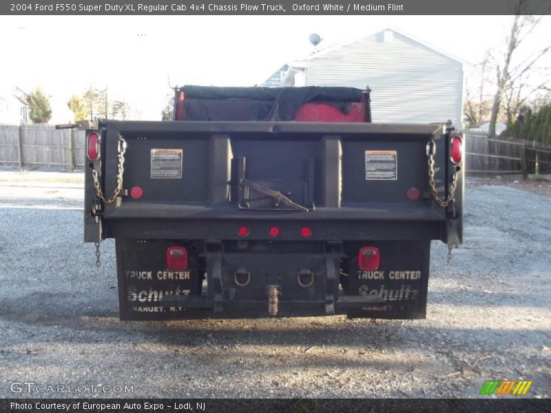 Oxford White / Medium Flint 2004 Ford F550 Super Duty XL Regular Cab 4x4 Chassis Plow Truck