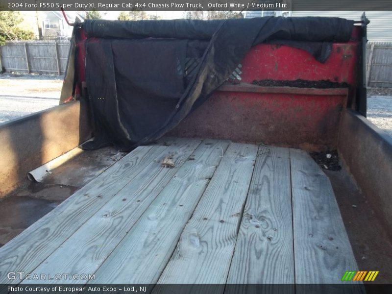 Oxford White / Medium Flint 2004 Ford F550 Super Duty XL Regular Cab 4x4 Chassis Plow Truck
