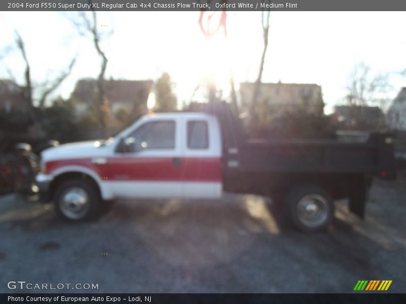 Oxford White / Medium Flint 2004 Ford F550 Super Duty XL Regular Cab 4x4 Chassis Plow Truck