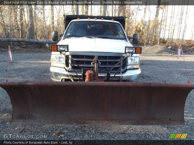 Oxford White / Medium Flint 2004 Ford F550 Super Duty XL Regular Cab 4x4 Chassis Plow Truck