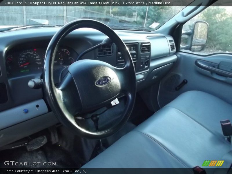 Oxford White / Medium Flint 2004 Ford F550 Super Duty XL Regular Cab 4x4 Chassis Plow Truck