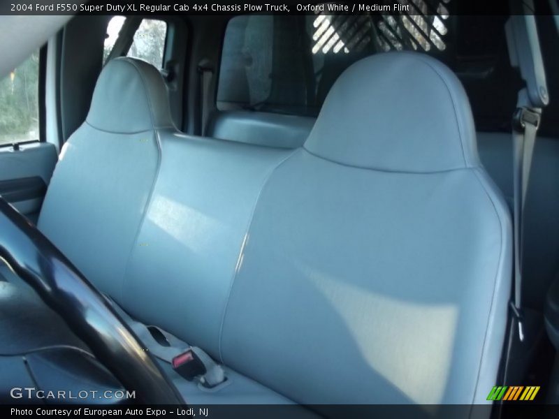 Oxford White / Medium Flint 2004 Ford F550 Super Duty XL Regular Cab 4x4 Chassis Plow Truck