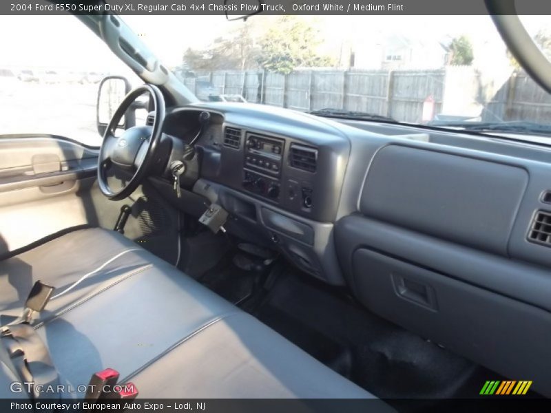 Oxford White / Medium Flint 2004 Ford F550 Super Duty XL Regular Cab 4x4 Chassis Plow Truck