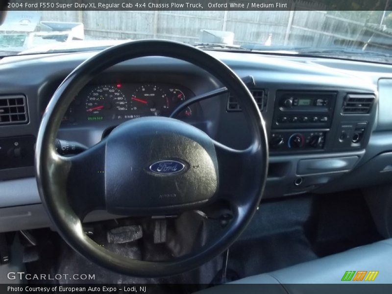 Oxford White / Medium Flint 2004 Ford F550 Super Duty XL Regular Cab 4x4 Chassis Plow Truck