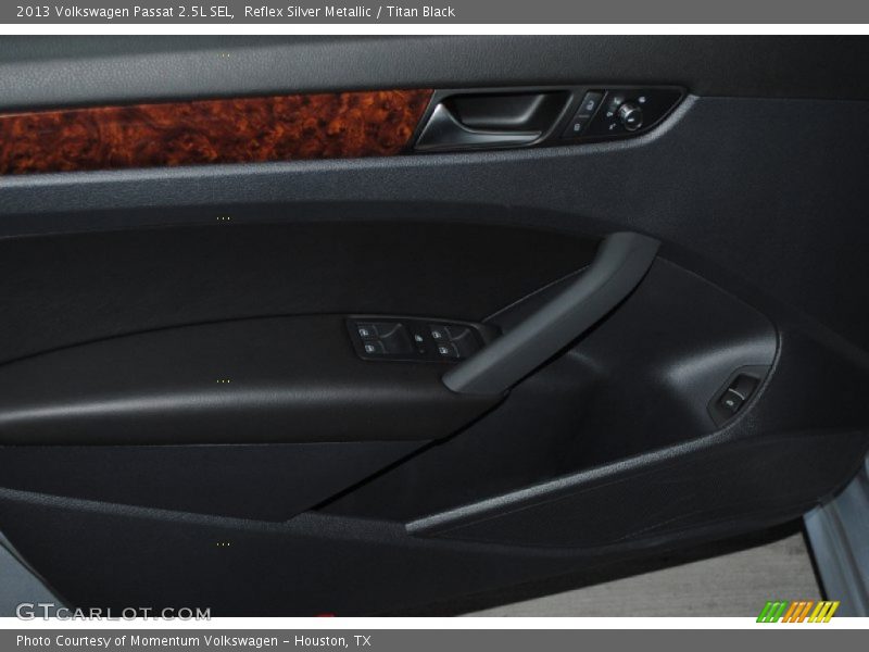 Reflex Silver Metallic / Titan Black 2013 Volkswagen Passat 2.5L SEL
