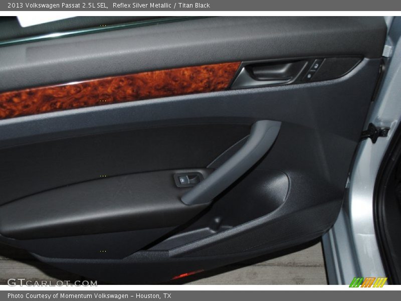 Reflex Silver Metallic / Titan Black 2013 Volkswagen Passat 2.5L SEL