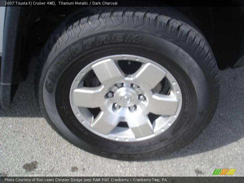 Titanium Metallic / Dark Charcoal 2007 Toyota FJ Cruiser 4WD