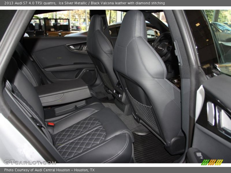  2013 S7 4.0 TFSI quattro Black Valcona leather with diamond stitching Interior