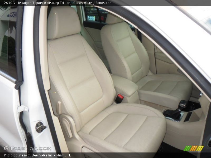 Candy White / Sandstone 2010 Volkswagen Tiguan Wolfsburg Edition