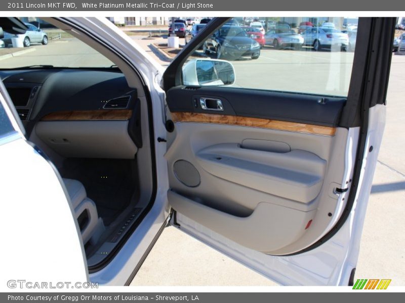 White Platinum Metallic Tri-Coat / Light Stone 2011 Lincoln MKT FWD