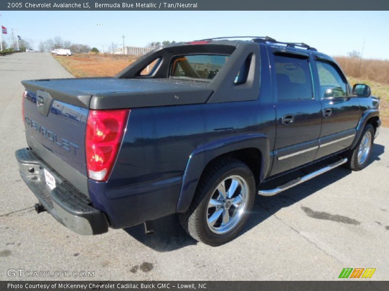 Bermuda Blue Metallic / Tan/Neutral 2005 Chevrolet Avalanche LS