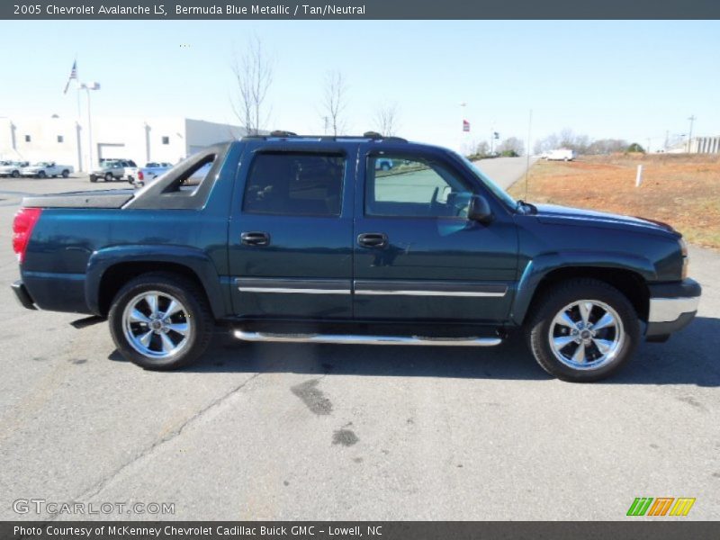 Bermuda Blue Metallic / Tan/Neutral 2005 Chevrolet Avalanche LS