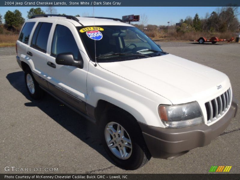 Front 3/4 View of 2004 Grand Cherokee Laredo