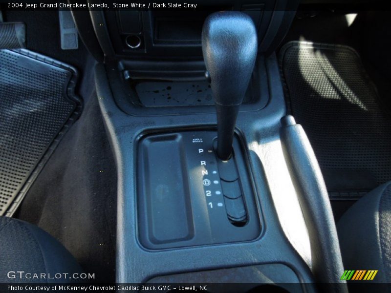 Stone White / Dark Slate Gray 2004 Jeep Grand Cherokee Laredo