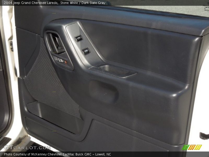 Stone White / Dark Slate Gray 2004 Jeep Grand Cherokee Laredo