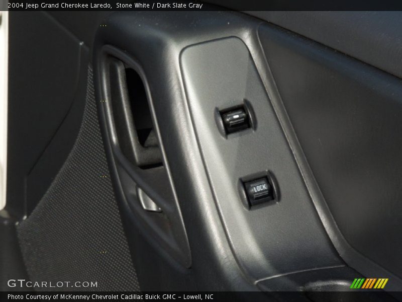 Stone White / Dark Slate Gray 2004 Jeep Grand Cherokee Laredo