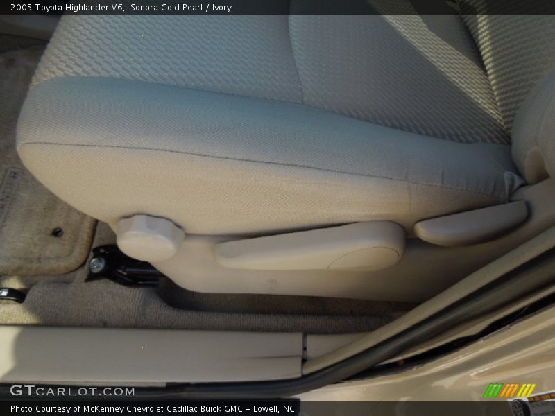 Sonora Gold Pearl / Ivory 2005 Toyota Highlander V6