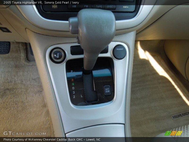 Sonora Gold Pearl / Ivory 2005 Toyota Highlander V6