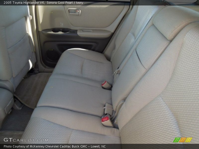Sonora Gold Pearl / Ivory 2005 Toyota Highlander V6