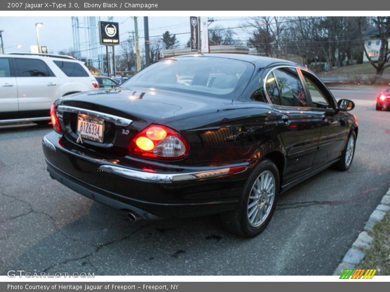 Ebony Black / Champagne 2007 Jaguar X-Type 3.0
