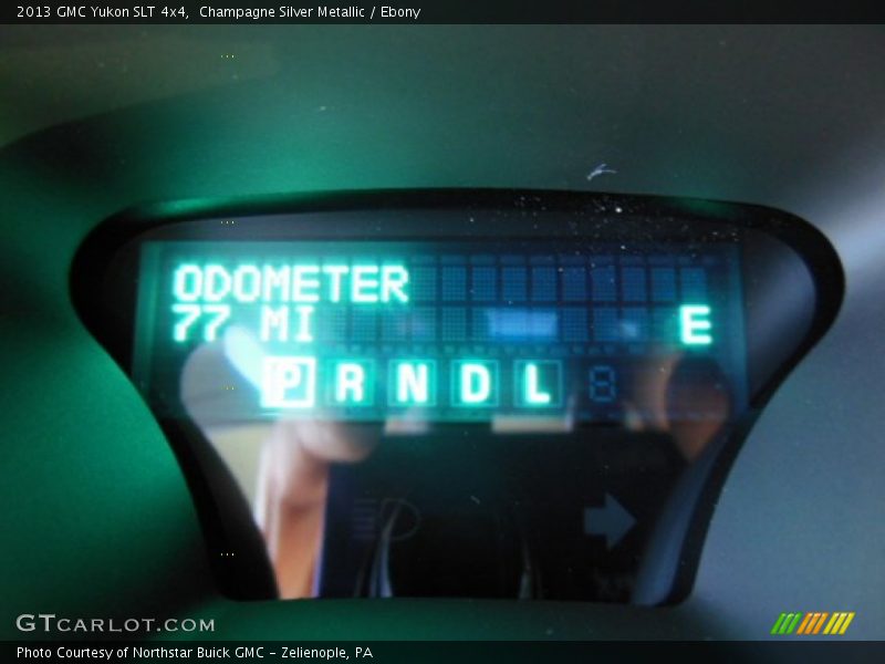 Champagne Silver Metallic / Ebony 2013 GMC Yukon SLT 4x4