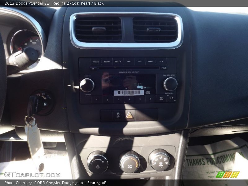 Redline 2-Coat Pearl / Black 2013 Dodge Avenger SE