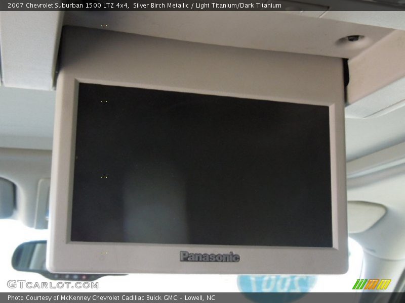 Silver Birch Metallic / Light Titanium/Dark Titanium 2007 Chevrolet Suburban 1500 LTZ 4x4