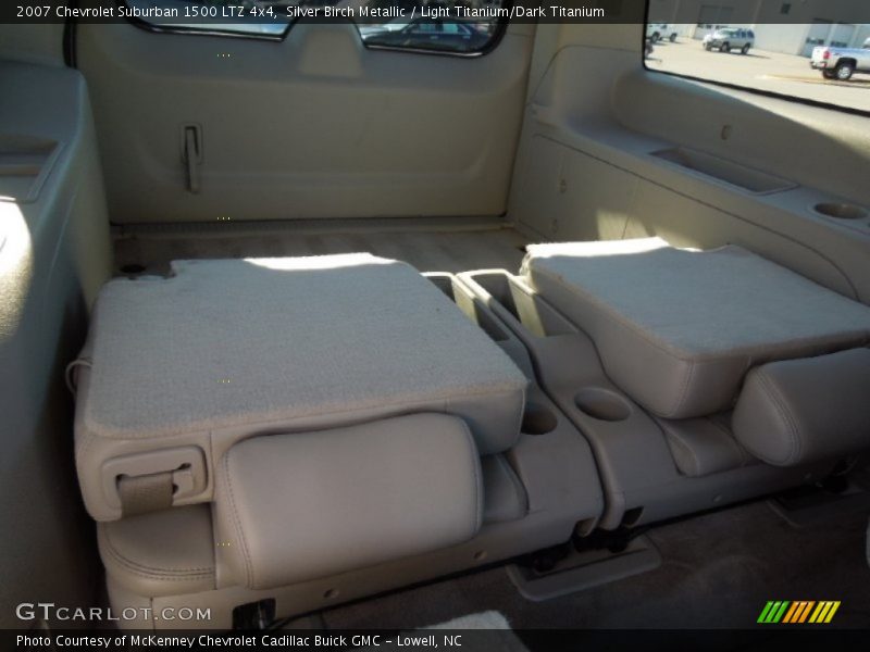 Silver Birch Metallic / Light Titanium/Dark Titanium 2007 Chevrolet Suburban 1500 LTZ 4x4