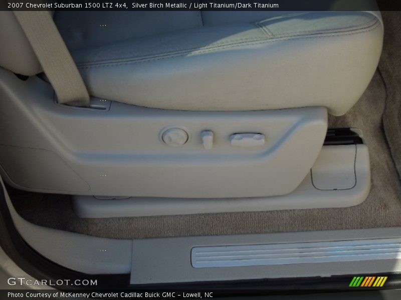 Silver Birch Metallic / Light Titanium/Dark Titanium 2007 Chevrolet Suburban 1500 LTZ 4x4