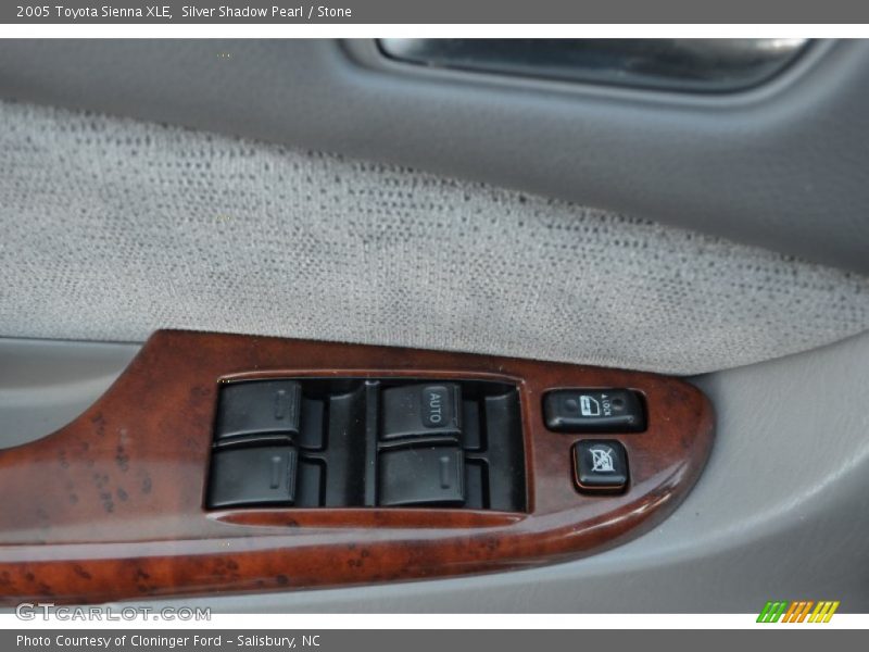 Silver Shadow Pearl / Stone 2005 Toyota Sienna XLE