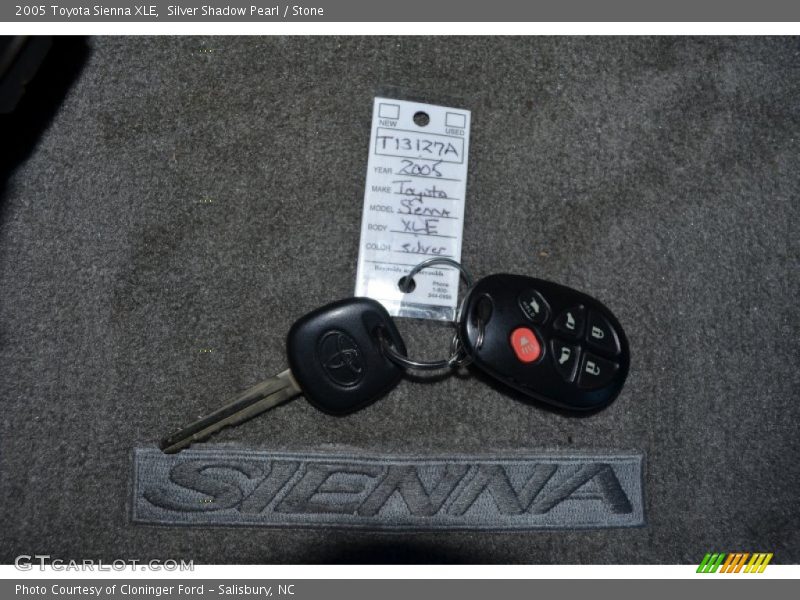 Silver Shadow Pearl / Stone 2005 Toyota Sienna XLE