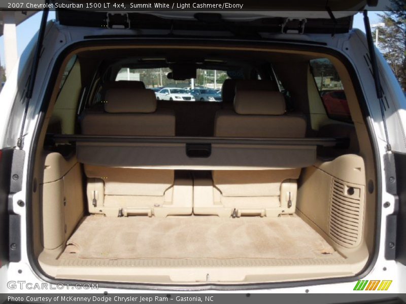 Summit White / Light Cashmere/Ebony 2007 Chevrolet Suburban 1500 LT 4x4