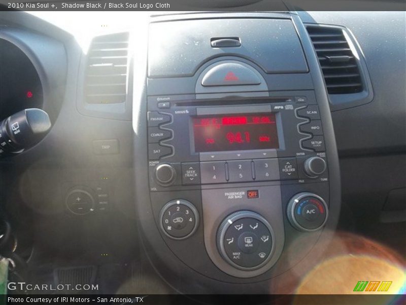 Shadow Black / Black Soul Logo Cloth 2010 Kia Soul +