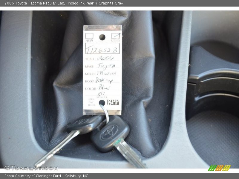 Indigo Ink Pearl / Graphite Gray 2006 Toyota Tacoma Regular Cab
