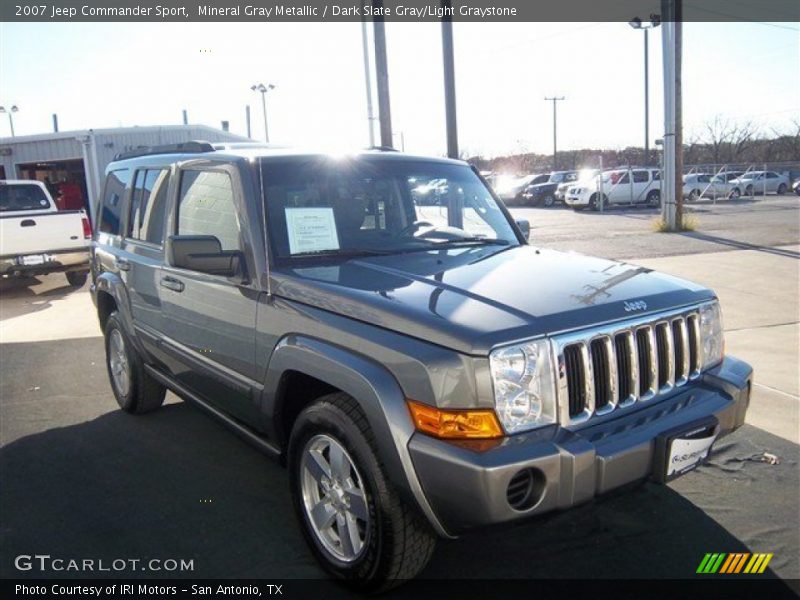 Mineral Gray Metallic / Dark Slate Gray/Light Graystone 2007 Jeep Commander Sport