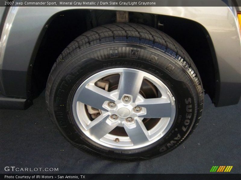 Mineral Gray Metallic / Dark Slate Gray/Light Graystone 2007 Jeep Commander Sport