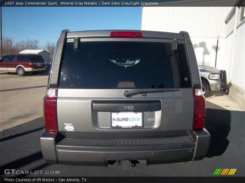 Mineral Gray Metallic / Dark Slate Gray/Light Graystone 2007 Jeep Commander Sport