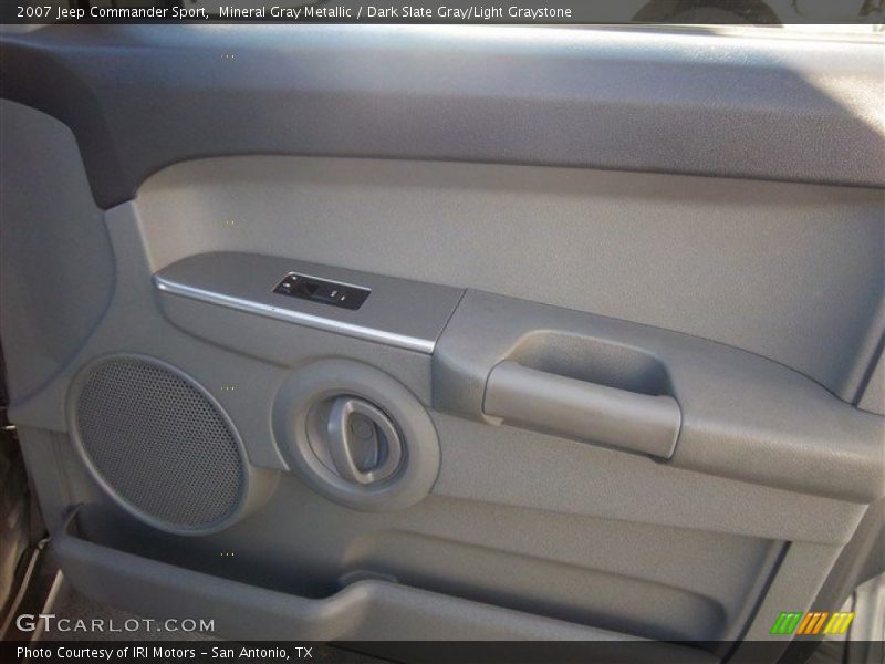 Mineral Gray Metallic / Dark Slate Gray/Light Graystone 2007 Jeep Commander Sport