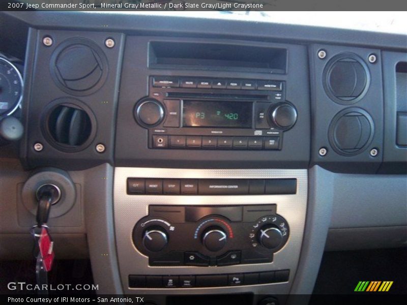 Mineral Gray Metallic / Dark Slate Gray/Light Graystone 2007 Jeep Commander Sport