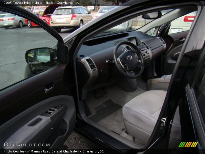Black / Gray/Burgundy 2005 Toyota Prius Hybrid
