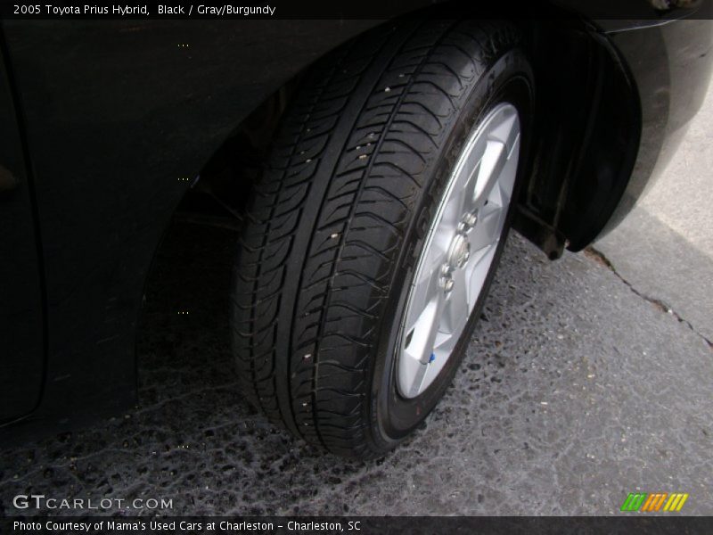 Black / Gray/Burgundy 2005 Toyota Prius Hybrid
