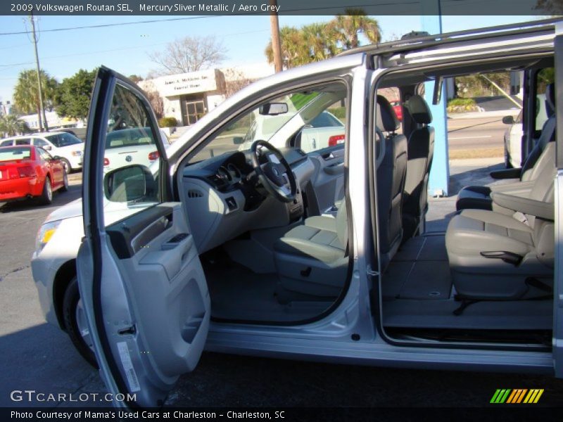 Mercury Sliver Metallic / Aero Grey 2009 Volkswagen Routan SEL