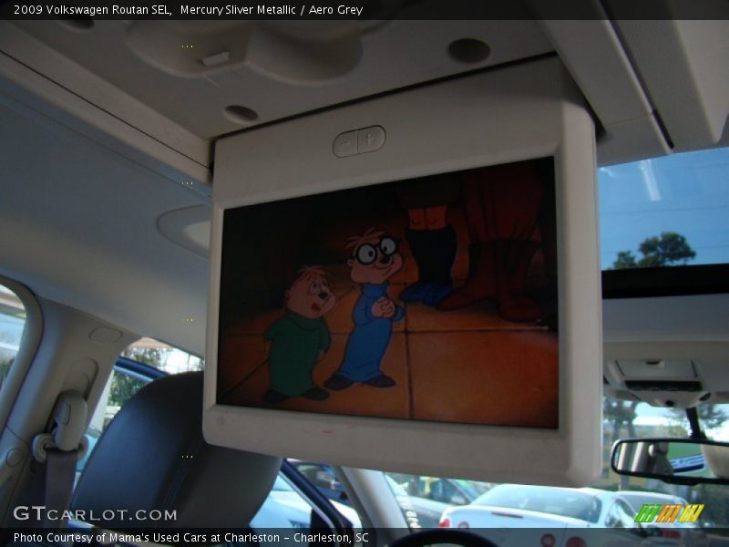 Mercury Sliver Metallic / Aero Grey 2009 Volkswagen Routan SEL