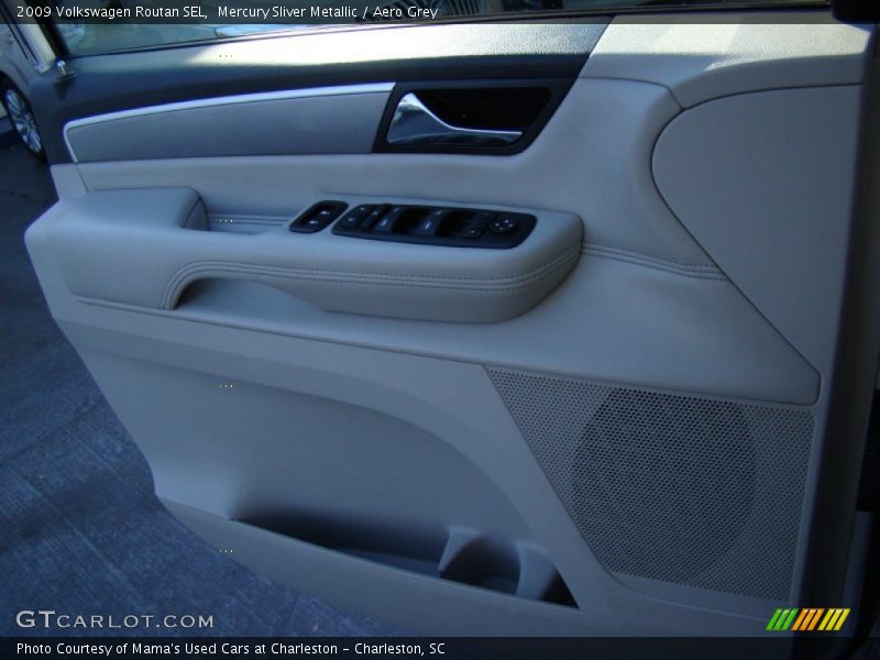Mercury Sliver Metallic / Aero Grey 2009 Volkswagen Routan SEL